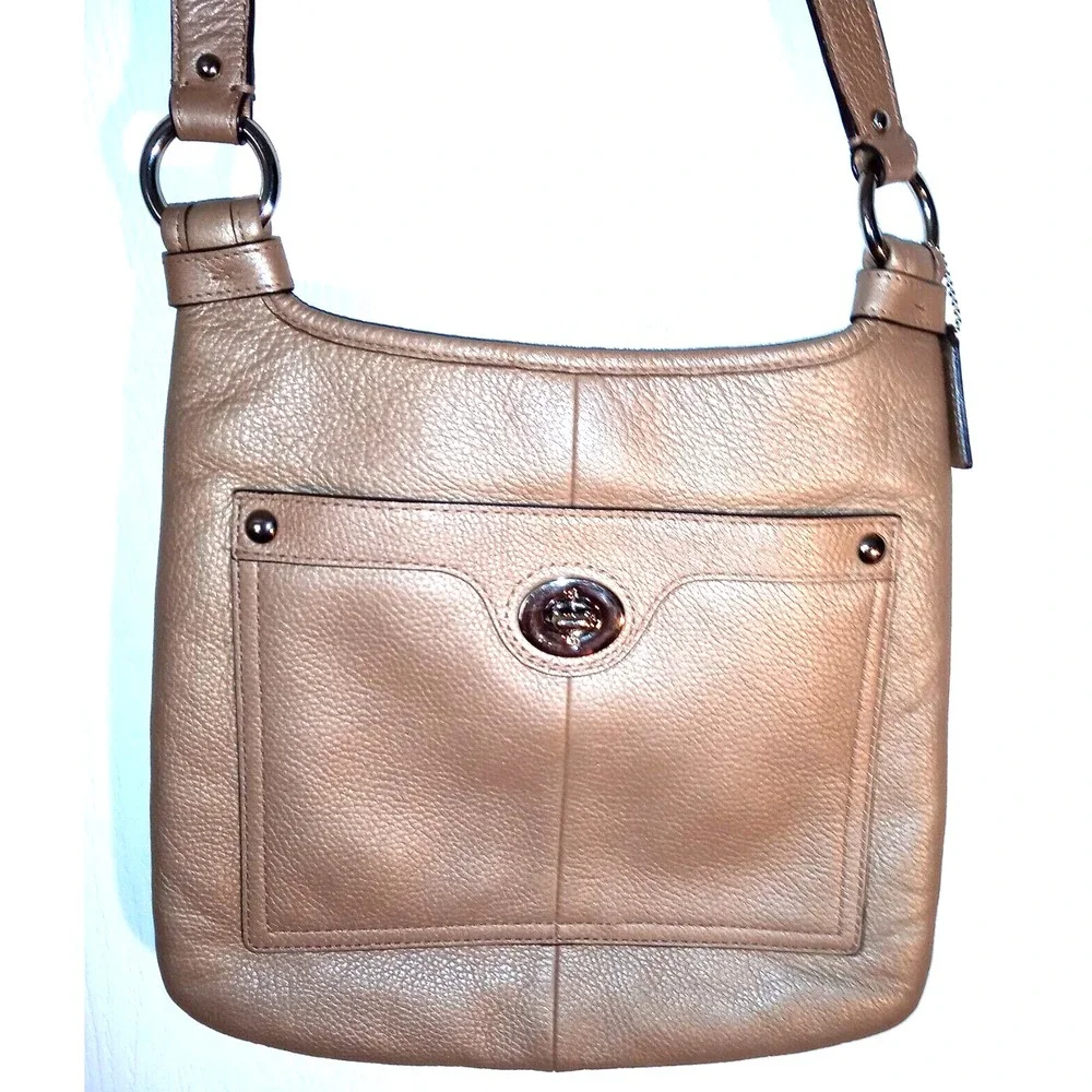 COACH Leather Crossbody Bag Penelope  Slim Champagne Metallic  F16533  Hipster
